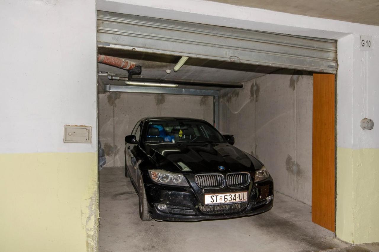 Modern Apartment With Sea View And Secure Garage Split Exteriör bild